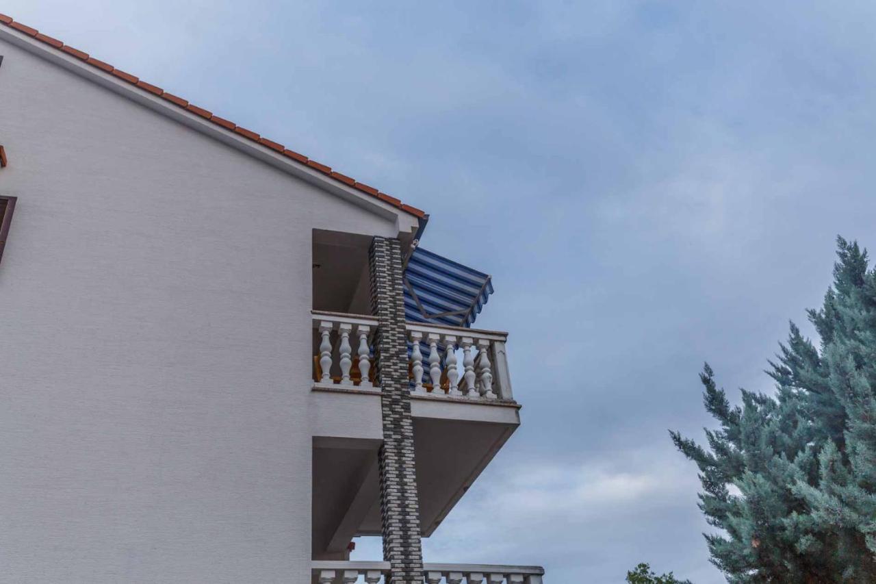 Apartman Mauro Малинска Экстерьер фото