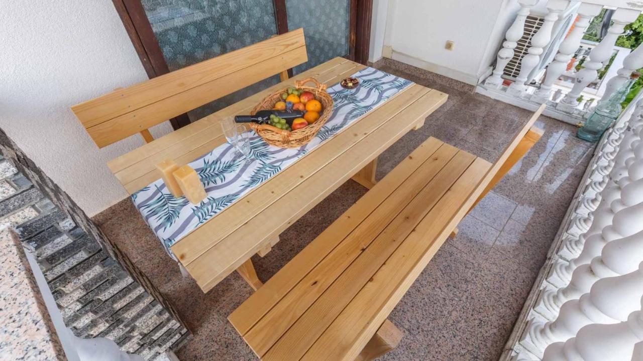Apartman Mauro Малинска Экстерьер фото